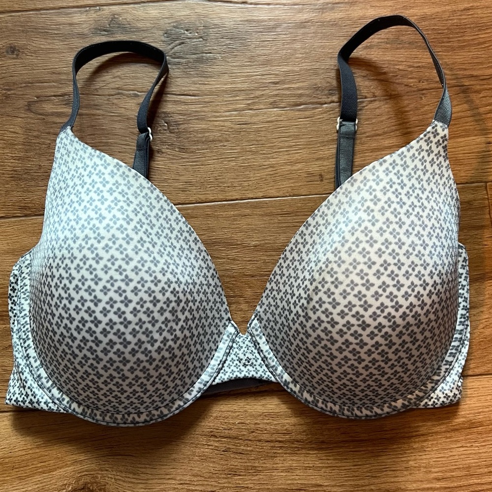 Victoria’s Secret Printed Padded Perfect Coverage Push Up Bra Size 34DD